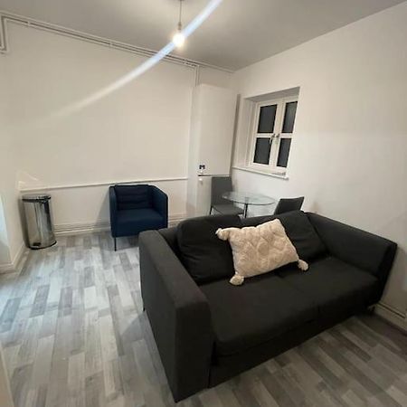 Lovely Spacious Entire 1 Bedroom Apartment - New Management 런던 외부 사진