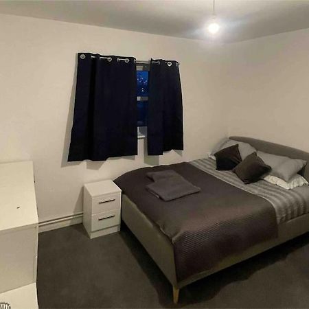Lovely Spacious Entire 1 Bedroom Apartment - New Management 런던 외부 사진